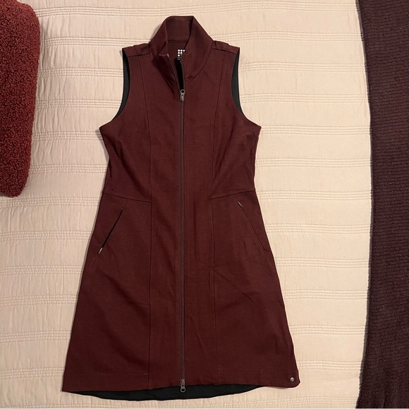 Title nine Dresses & Skirts - Title Nine Burgundy Zip-Front Mini Dress nwot